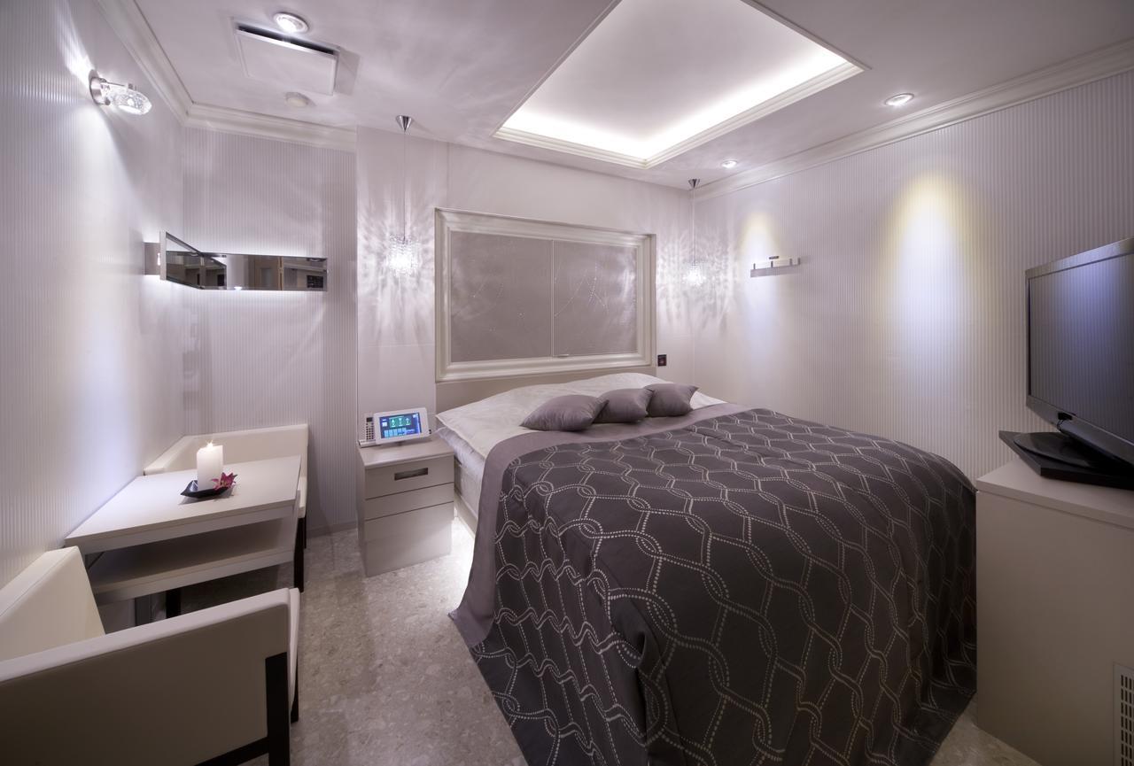 Jewel Hotel Luxury Modern (Adults Only) Miyoshi  Екстериор снимка